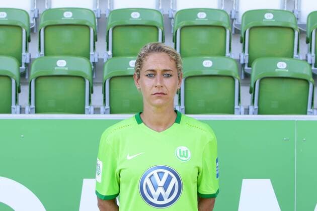 Fußball, 1. BL Damen, VfL Wolfsburg Porträttermin Anna Blässe (Wolfsburg, 9) Porträt, Portrait, Einzelbild, Fußball,Allianz Frauen Bundesliga, Fototermin VfL Wolfsburg, xtgx