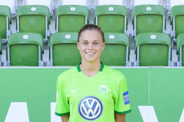 Fußball, 1. BL Damen, VfL Wolfsburg Porträttermin Ewa Pajor (Wolfsburg, 17) Porträt, Portrait, Einzelbild, Fußball,Allianz Frauen Bundesliga, Fototermin VfL Wolfsburg, xtgx