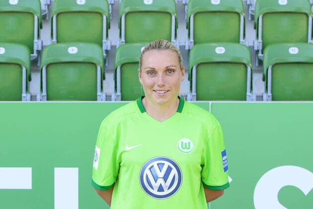 Fußball, 1. BL Damen, VfL Wolfsburg Porträttermin Stephanie Bunte (Wolfsburg, 20) Porträt, Portrait, Einzelbild, Fußball,Allianz Frauen Bundesliga, Fototermin VfL Wolfsburg, xtgx