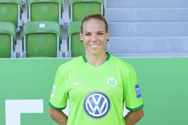 Fußball, 1. BL Damen, VfL Wolfsburg Porträttermin Isabel Kerschowski (Wolfsburg, 27) Porträt, Portrait, Einzelbild, Fußball,Allianz Frauen Bundesliga, Fototermin VfL Wolfsburg, xtgx
