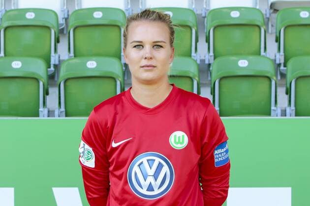 Fußball, 1. BL Damen, VfL Wolfsburg Porträttermin Merle Frohms (Wolfsburg, 29) Porträt, Portrait, Einzelbild, Fußball,Allianz Frauen Bundesliga, Fototermin VfL Wolfsburg, xtgx