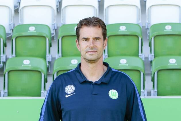 Fußball, 1. BL Damen, VfL Wolfsburg Porträttermin Cheftrainer Ralf Kellermann (Wolfsburg) Porträt, Portrait, Einzelbild, Fußball,Allianz Frauen Bundesliga, Fototermin VfL Wolfsburg, xtgx