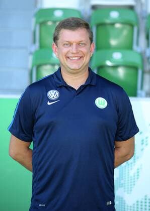 Fußball, 1. BL Damen, VfL Wolfsburg Porträttermin VfL Frauen, Fototermin Wolfsburg, Deutschland. 26.08.2016, FUßBALL - VfL Wolfsburg, Fototermin, 1. Allianz Frauen Bundesliga, Saison 2016 17. Bild zeigt: Jörg Schmidt (VfL Wolfsburg) Wolfsburg