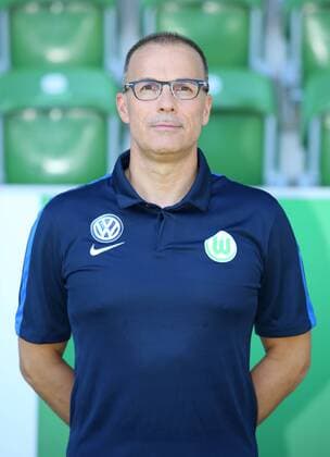 Fußball, 1. BL Damen, VfL Wolfsburg Porträttermin VfL Frauen, Fototermin Wolfsburg, Deutschland. 26.08.2016, FUßBALL - VfL Wolfsburg, Fototermin, 1. Allianz Frauen Bundesliga, Saison 2016 17. Bild zeigt: Andreas Lemeter (VfL Wolfsburg) Wolfsburg