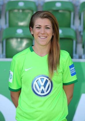 Fußball, 1. BL Damen, VfL Wolfsburg Porträttermin VfL Frauen, Fototermin Wolfsburg, Deutschland. 26.08.2016, FUßBALL - VfL Wolfsburg, Fototermin, 1. Allianz Frauen Bundesliga, Saison 2016 17. Bild zeigt: Luisa Wensing (VfL Wolfsburg) Wolfsburg