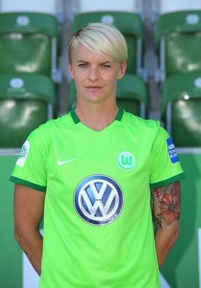 Fußball, 1. BL Damen, VfL Wolfsburg Porträttermin VfL Frauen, Fototermin Wolfsburg, Deutschland. 26.08.2016, FUßBALL - VfL Wolfsburg, Fototermin, 1. Allianz Frauen Bundesliga, Saison 2016 17. Bild zeigt: Nilla Fischer (VfL Wolfsburg) Wolfsburg