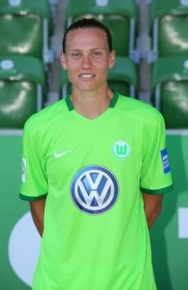 Fußball, 1. BL Damen, VfL Wolfsburg Porträttermin VfL Frauen, Fototermin Wolfsburg, Deutschland. 26.08.2016, FUßBALL - VfL Wolfsburg, Fototermin, 1. Allianz Frauen Bundesliga, Saison 2016 17. Bild zeigt: Emily van Egmond (VfL Wolfsburg) Wolfsburg