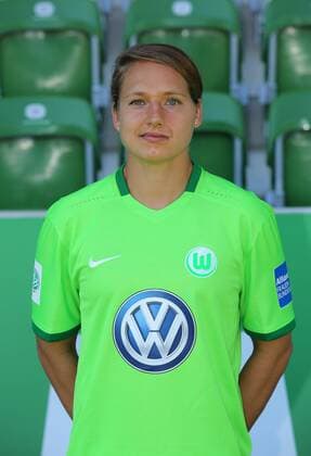 Fußball, 1. BL Damen, VfL Wolfsburg Porträttermin VfL Frauen, Fototermin Wolfsburg, Deutschland. 26.08.2016, FUßBALL - VfL Wolfsburg, Fototermin, 1. Allianz Frauen Bundesliga, Saison 2016 17. Bild zeigt: Babette Peter (VfL Wolfsburg) Wolfsburg