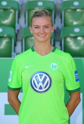 Fußball, 1. BL Damen, VfL Wolfsburg Porträttermin VfL Frauen, Fototermin Wolfsburg, Deutschland. 26.08.2016, FUßBALL - VfL Wolfsburg, Fototermin, 1. Allianz Frauen Bundesliga, Saison 2016 17. Bild zeigt: Alexandra Popp (VfL Wolfsburg) Wolfsburg