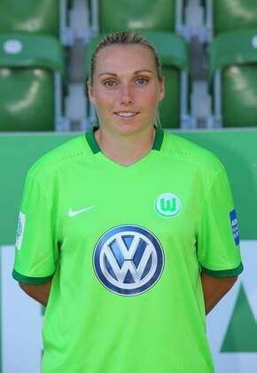 Fußball, 1. BL Damen, VfL Wolfsburg Porträttermin VfL Frauen, Fototermin Wolfsburg, Deutschland. 26.08.2016, FUßBALL - VfL Wolfsburg, Fototermin, 1. Allianz Frauen Bundesliga, Saison 2016 17. Bild zeigt: Stephanie Bunte (VfL Wolfsburg) Wolfsburg