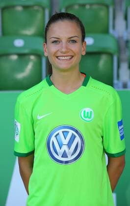 Fußball, 1. BL Damen, VfL Wolfsburg Porträttermin VfL Frauen, Fototermin Wolfsburg, Deutschland. 26.08.2016, FUßBALL - VfL Wolfsburg, Fototermin, 1. Allianz Frauen Bundesliga, Saison 2016 17. Bild zeigt: Marie-Joelle Wedemayer (VfL Wolfsburg) Wolfsburg