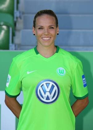 Fußball, 1. BL Damen, VfL Wolfsburg Porträttermin VfL Frauen, Fototermin Wolfsburg, Deutschland. 26.08.2016, FUßBALL - VfL Wolfsburg, Fototermin, 1. Allianz Frauen Bundesliga, Saison 2016 17. Bild zeigt: Isabel Kerschowski (VfL Wolfsburg) Wolfsburg