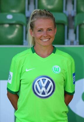 Fußball, 1. BL Damen, VfL Wolfsburg Porträttermin VfL Frauen, Fototermin Wolfsburg, Deutschland. 26.08.2016, FUßBALL - VfL Wolfsburg, Fototermin, 1. Allianz Frauen Bundesliga, Saison 2016 17. Bild zeigt: Julia Simic (VfL Wolfsburg) Wolfsburg
