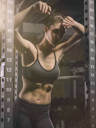 Fitness, woman in gym model released Symbolfoto  MADF001020