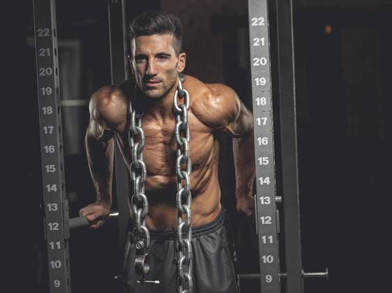 Bodybuilder in gym model released Symbolfoto  MADF001109