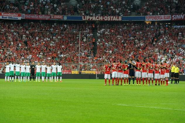 Schweigeminute im Gedenken an die Erdbebenopfer von Italien, beim Spiel zwischen FC Bayern Muenchen und Werder Bremen am 26.08.2016. Copyright: xStuetzle xEibner-Pressefotox EP_WSE
