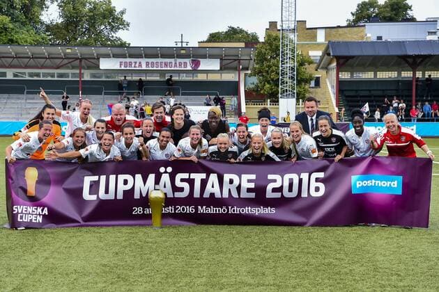 Rosengards spelare jublar efter fotbollsmatchen i finalen av Svenska cupen mellan Rosengard och Linköping den 28 augusti 2016 i Malmö.  Copyright ChristianxÖrnberg BB160828CO023