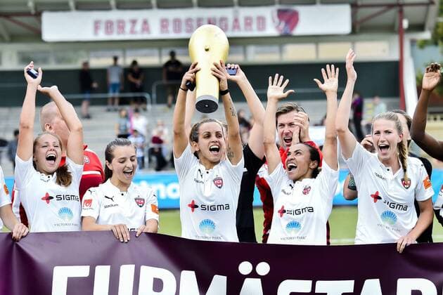 Rosengards spelare jublar efter fotbollsmatchen i finalen av Svenska cupen mellan Rosengard och Linköping den 28 augusti 2016 i Malmö.  Copyright ChristianxÖrnberg BB160828CO025