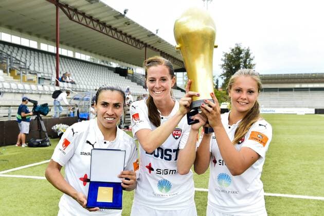 Rosengards Marta Viera Da Silva, Lotta Schelin och Lieke Martens jublar efter fotbollsmatchen i finalen av Svenska cupen mellan Rosengard och Linköping den 28 augusti 2016 i Malmö.  Copyright ChristianxÖrnberg BB160828CO028