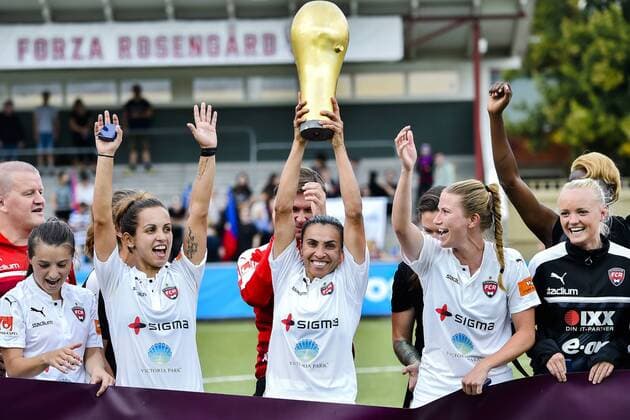 Rosengards Marta Viera Da Silva jublar efter fotbollsmatchen i finalen av Svenska cupen mellan Rosengard och Linköping den 28 augusti 2016 i Malmö.  Copyright ChristianxÖrnberg BB160828CO030