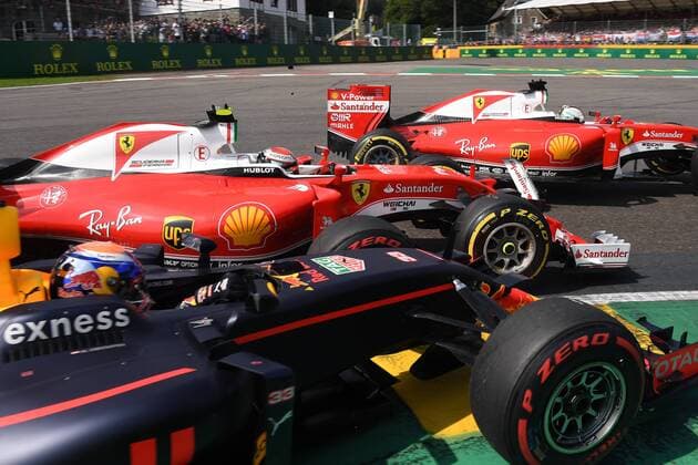 Bilder des Tages - SPORT accidente de Sebastian Vettel y Kimi Raikkonen. Race of Belgium F1 GP at Spa circuit. In this picture, accident of Sebastian Vettel and Kimi Raikkonen. xRUBIOx  RV RACING PRESS