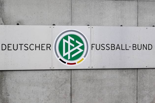 DFB, Deutscher Fussball-Bund, Logo und Schriftzug beim Deutschen Fußball Bund an der Otto-Fleck-Schneise 6, Deutscher Fußballbund, Symbolfoto, Symbolbild, Fussball, Allianz Frauen-Bundesliga, Saisoneröffnung, xozx