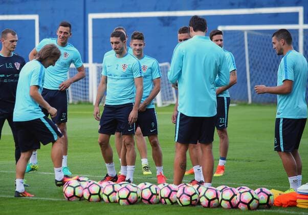 Fußball, Training Nationalteam Kroatien FIFA World Cup WM Weltmeisterschaft Fussball Qualifiers - group I - Croatia training 29.08.2016., Zagreb, Croatia - Croatian national football team did a first training before the match with Turkey.Lovre Kalinic, Luka Modric, Sime Vrsaljko, Andrej Kramaric.  JuricaxGaloic PIXSELL