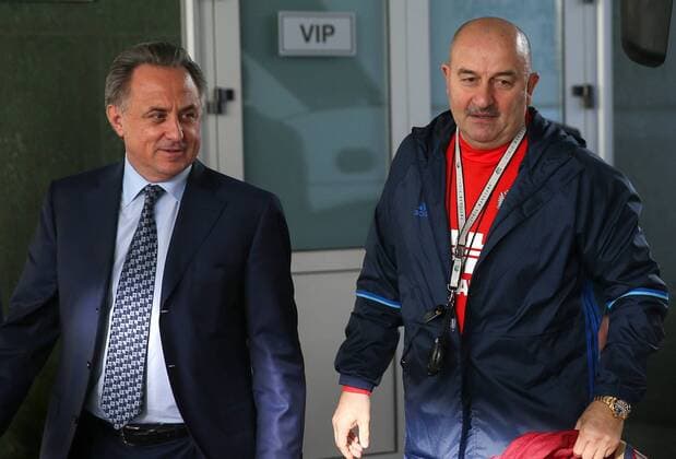MOSCOW REGION, RUSSIA - AUGUST 29, 2016: Russia s sports minister Vitaly Mutko (L) and the head coach of the Russian national football team, Stanislav Cherchesov before a training session of the Russian national football team at Khimki Arena Stadium ahead of international football friendlies against Turkey and Ghana. Valery Sharifulin TASS  TS02F1C4