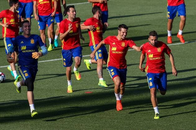 Spanish Adrian San Miguel, Cesar Azpilicueta, Jordi Alba and Sergio Busquets durign the first training of the concentration of Spanish football team at Ciudad del Futbol de Las Rozas before the qualifying for the Russia world cup in 2017 August 29, 2016.  (20160829037)