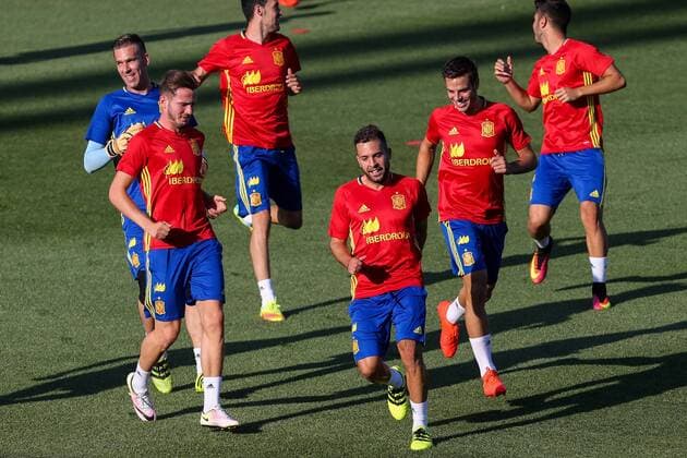 Spanish Adrian San Miguel, Cesar Azpilicueta, Jordi Alba and Sergio Busquets durign the first training of the concentration of Spanish football team at Ciudad del Futbol de Las Rozas before the qualifying for the Russia world cup in 2017 August 29, 2016.  (20160829039)