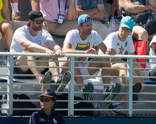 MONA BARTHEL Team Trainer Christopher Kas und Oliver Pocher sitzen auf der Tribuene. Tennis - US Open 2016 - Grand Slam ITF ATP Tennis Herren WTA Tennis Damen - Flushing Meadows - New York - New York - USA - 29 August 2016.