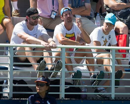 MONA BARTHEL Team Trainer Christopher Kas und Oliver Pocher sitzen auf der Tribuene. Tennis - US Open 2016 - Grand Slam ITF ATP Tennis Herren WTA Tennis Damen - Flushing Meadows - New York - New York - USA - 29 August 2016.