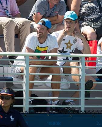 MONA BARTHEL (GER) Trainer Christopher Kas und Oliver Pocher sitzen auf der Tribuene. Tennis - US Open 2016 - Grand Slam ITF ATP Tennis Herren WTA Tennis Damen - Flushing Meadows - New York - New York - USA - 29 August 2016.