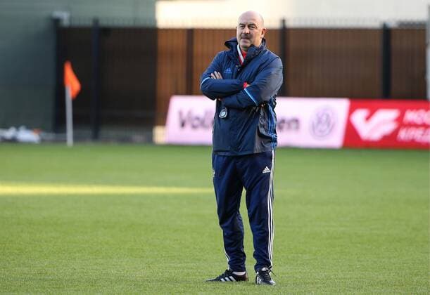 MOSCOW REGION, RUSSIA - AUGUST 29, 2016: Stanislav Cherchesov, head coach of the Russian men s national football team, during a training session at Arena Khimki Stadium ahead of friendly matches against Turkey and Ghana. Valery Sharifulin TASS  TS02F1D1