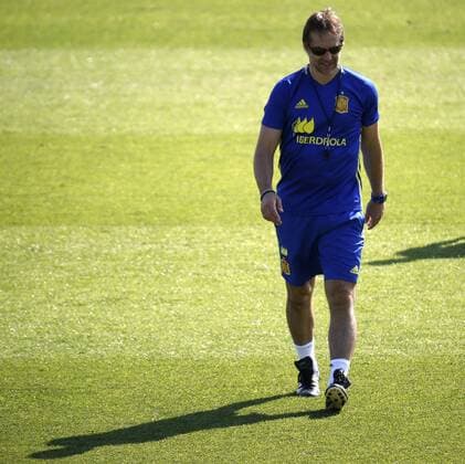 Fußball, Training Nationalteam Spanien Spain s national team Nationalteam head coach, Julen Lopetegui, attends a trainning session in Las Rozas Football City, Madrid, Spain, 30 August 2016. Spain will face Belgium upcoming 1st September during a friendly match. Spain trainning !ACHTUNG: NUR REDAKTIONELLE NUTZUNG!  20160830-636081564391225034