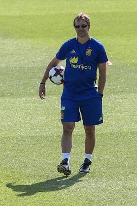 Spanish coach Julen Lopetegui during the second training of the concentration of Spanish football team at Ciudad del Futbol de Las Rozas before the qualifying for the Russia world cup in 2017 August 30, 2016.  (20160830032)