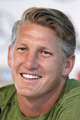 Düsseldorf, Deutschland, DFB - Nationalmannschaft , Abschiedsspiel , Herren, Freundschaftsspiel, Länderspiel, DFB - Pressekonferenz in der Mercedes - Benz Niederlassung in Düsseldorf am 30.08.2016 Bastian SCHWEINSTEIGER (GER)