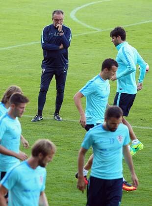 Fußball, Training Nationalteam Kroatien FIFA World Cup WM Weltmeisterschaft Fussball Qualifiers - group I - Croatia training - Day 2 30.08.2016., Zagreb, Croatia - Croatian national football team did a second training before the match with Turkey. Ante Cacic, Vedran Corluka.  JuricaxGaloic PIXSELL