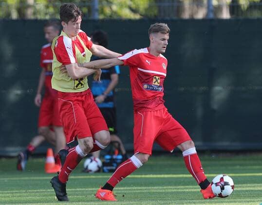 SOCCER - FIFA World Cup WM Weltmeisterschaft Fussball 2018 quali, GEO vs AUT VIENNA,AUSTRIA,30.AUG.16 - SOCCER - FIFA World Cup 2018, european qualifiers, OEFB international match Länderspiel Georgia vs Austria, preview, training. Image shows Michael Gregoritsch and Stefan Stangl (AUT). GEPAxpictures xChristianxOrt