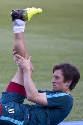 Fußball, Nationalteam Tschechien Training Tomas Rosicky attends a training session in Prague, Czech Republic, August 30, 2016. The captain of the Czech national football team, Tomas Rosicky, 35, who ended with Arsenal after ten years after last season, is returning to Sparta Praha, which will present him as its new reinforcement. (CTKxPhoto MichalxKamaryt) CTKPhotoP201608300778401  kmt 3