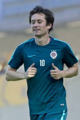 Fußball, Nationalteam Tschechien Training Tomas Rosicky attends a training session in Prague, Czech Republic, August 30, 2016. The captain of the Czech national football team, Tomas Rosicky, 35, who ended with Arsenal after ten years after last season, is returning to Sparta Praha, which will present him as its new reinforcement. (CTKxPhoto MichalxKamaryt) CTKPhotoP201608300781801  kmt 4