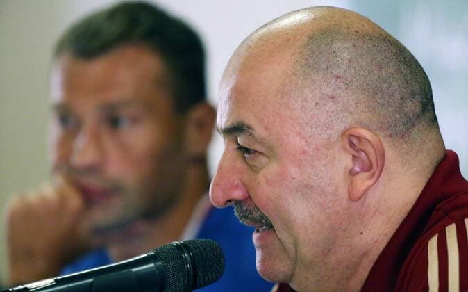 FuÃŸball, Stanislaw Tschertschessow - PK Nationalteam Russland BELEK, TURKEY - AUGUST 30, 2016: Stanislav Cherchesov, head coach of the Russian men s national football team, during a press conference PK Pressekonferenz at Maxx Royal Belek Golf Resort hotel ahead of a friendly match against Turkey. Alexander Demianchuk TASS  TS02F38C