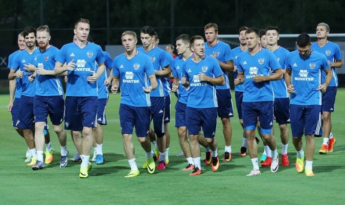 BELEK, TURKEY - AUGUST 30, 2016: The Russian men s national football team during a training session at a stadium of Maxx Royal Belek Golf Resort hotel ahead of a friendly match against Turkey. Alexander Demianchuk TASS  TS02F390