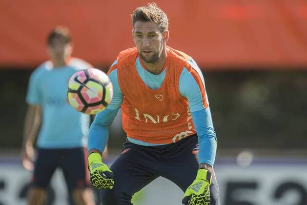 Fußball, Training Nationalteam Niederlande goalkeeper Maarten Stekelenburg of The Netherlandsduring the training session of The Netherlands on August 30, 2016 in Katwijk, The Netherlands. Netherlands Training session 2016 2017 xVIxGerritxvanxKeulenxIVx 6129808
