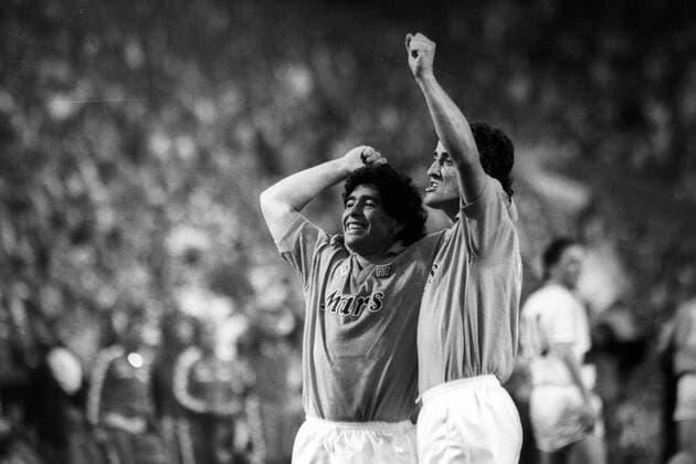 Rückspiel UEFA Cup Finale 1988 1989 in Stuttgart, Diego Armando Maradona und Ciro Ferarra (beide SSC Neapel) jubeln