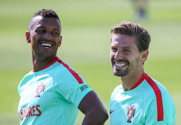 Fußball, Nationalteam Portugal Training August 31, 2016 - Oeiras, Lisbon, Portugal - Portugals Nani (L) and Adrien Silva (R) during the Training for the Friendly Game match between Portugal and Gibraltar at City Football in Oeiras, Lisbon on August 31, 2016. Portugal v Gibraltar - Friendly Game  - ZUMAn230