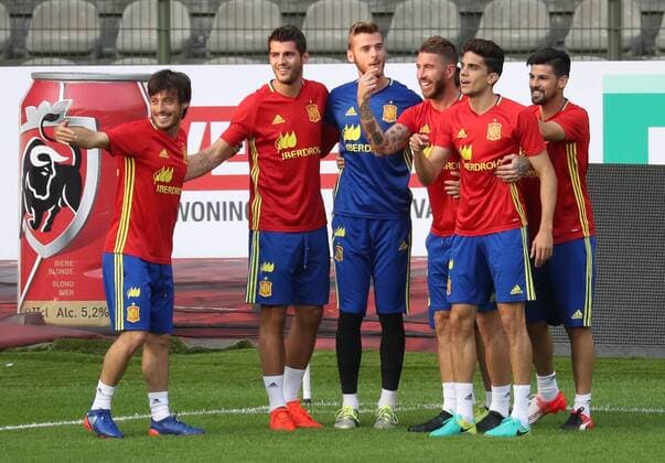 Spain s David Silva, Spain s Alvaro Morata, Spain s goalkeeper David de Gea and Spain s Sergio Ramos pictured during a training session of the Spanish national soccer team, on Wednesday 31 August 2016, in Brussels. Tomorrow Spain is playing a friendly game against Belgian national soccer team Red Devils. VIRGINIExLEFOUR  x04922729x