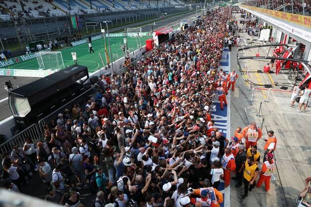 Motorsports: FIA Formula One World Championship WM Weltmeisterschaft 2016, Grand Prix of Italy, 44 Lewis Hamilton (GBR, Mercedes AMG Petronas Formula One Team), xHOCHxZWEIx