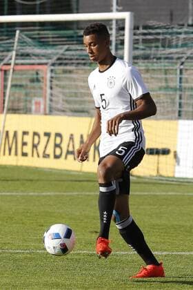 Lübeck, 01. September 2016 Fussball, Saison 2016 2017, U20-Länderspiel, Deutschland - Italien: Ohis Felix Uduokhai (U20 Deutschland, 5)