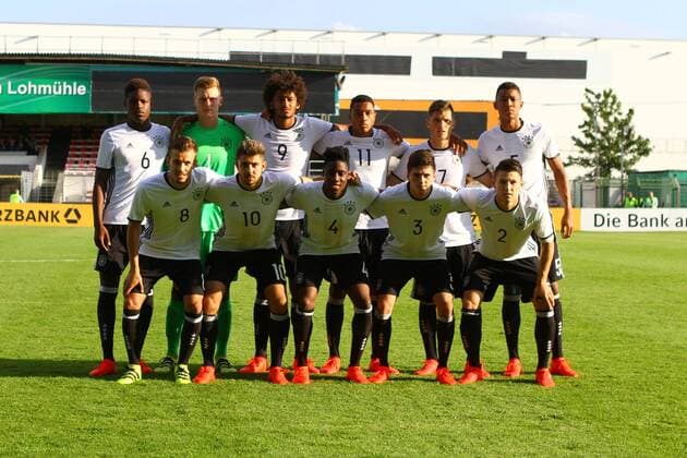 Lübeck, 01. September 2016 Fussball, Saison 2016 2017, U20-Länderspiel, Deutschland - Italien: Die deutsche Startelf vor dem Spiel